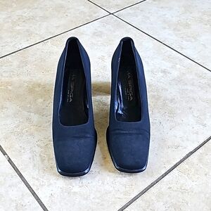VIA SPIGA | Vintage 90s Navy Blue Crepe Block Heels